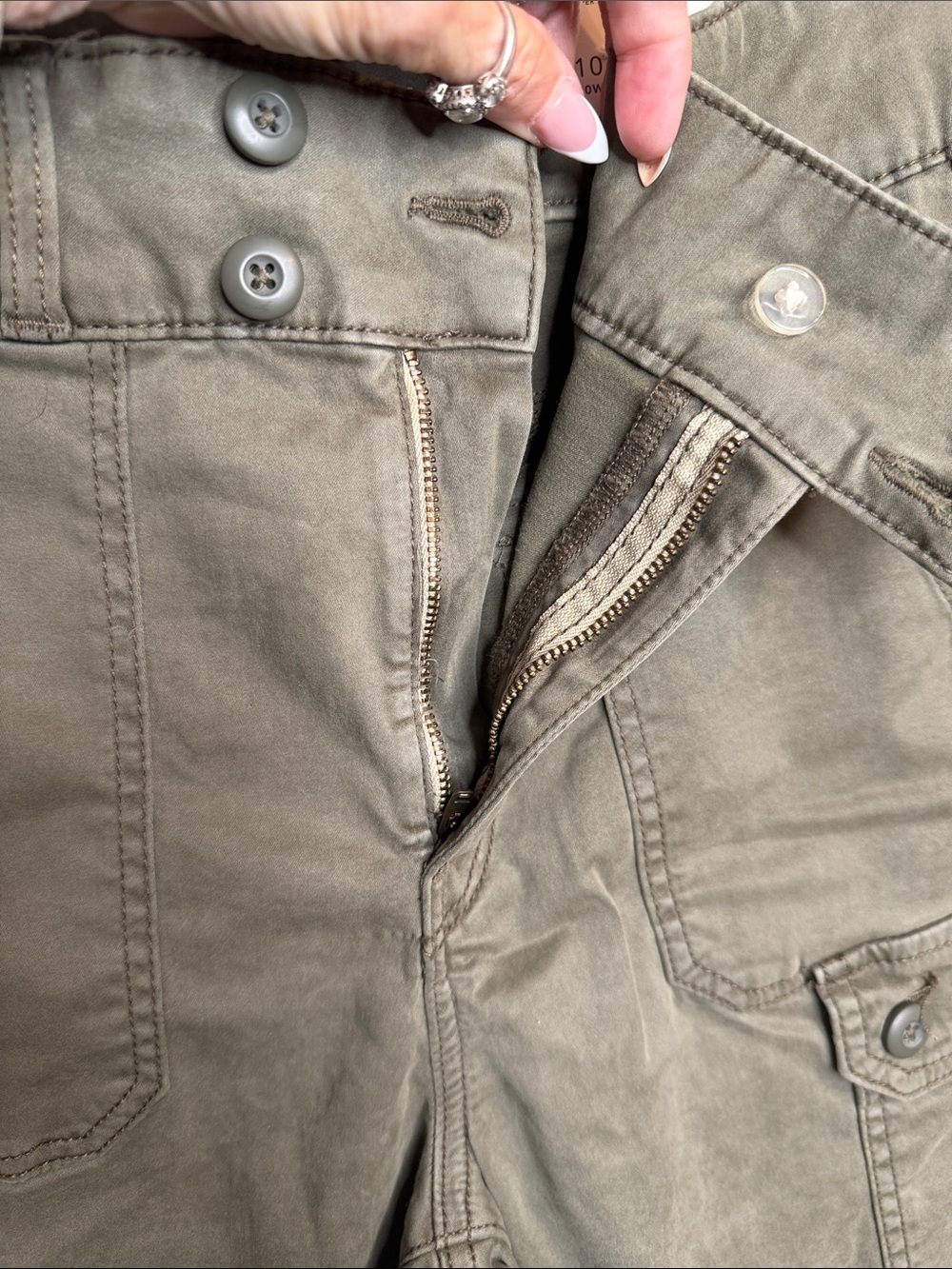 Women’s Olive Cargo Jogger Pants - Casual Utility Style - Picture 7 of 16